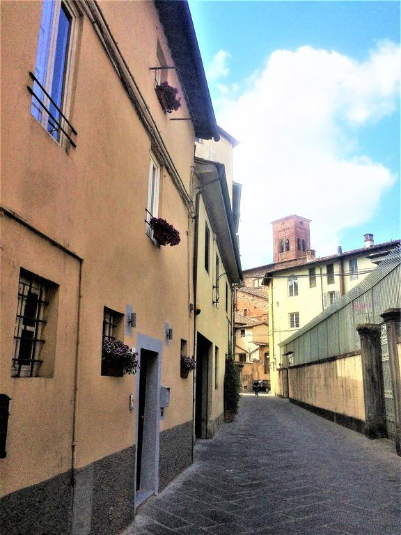 24H Suite Lucca Esterno foto